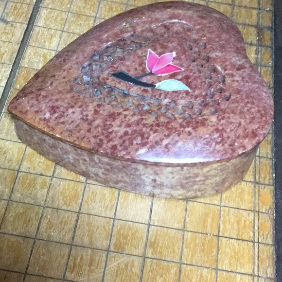 Inlaid Floral Framed by Cut Out Lattice Lid Carved Stone Jewelry Box EVC India - Picture 5 of 9